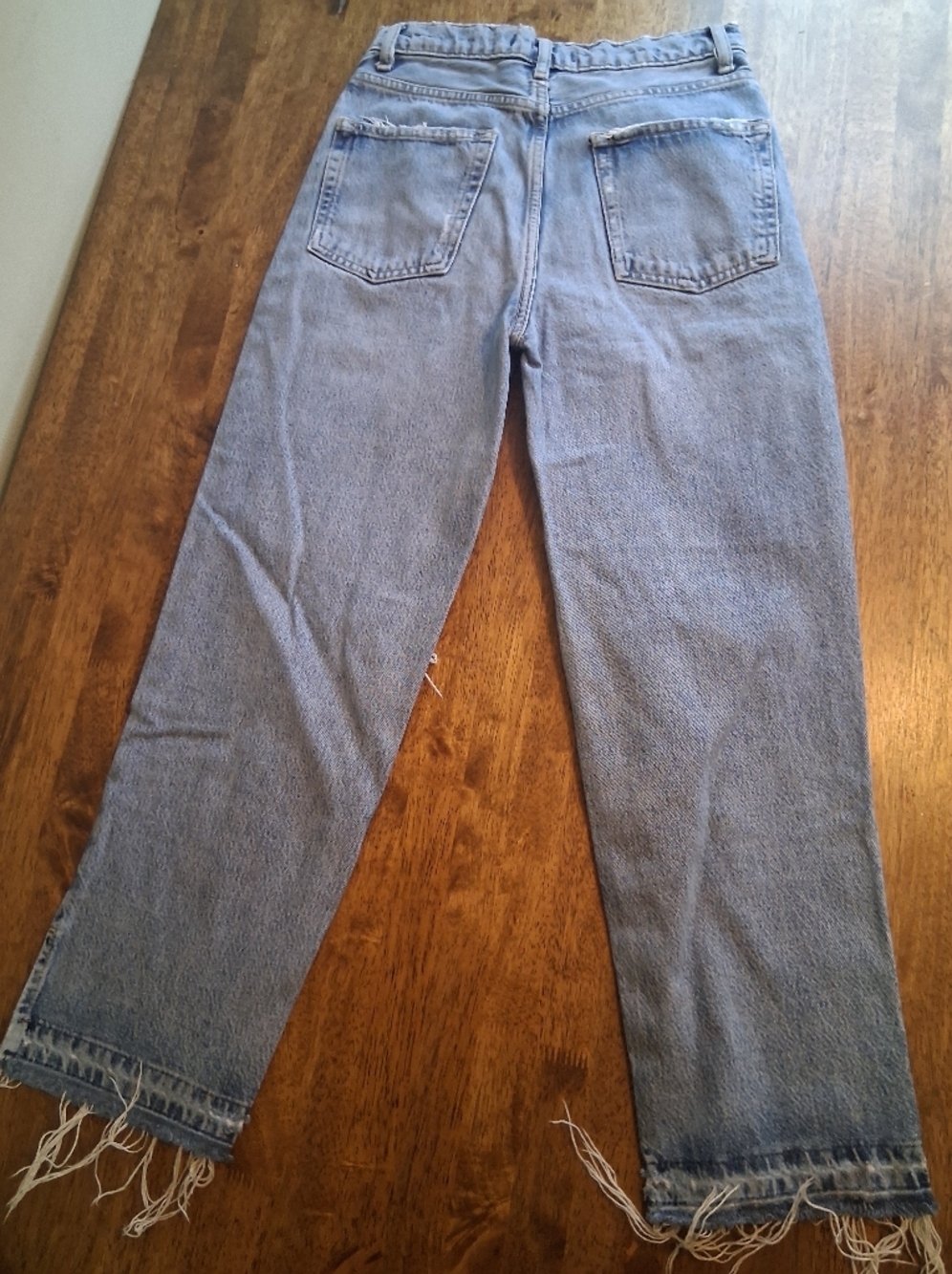 We The Free Distressed Light Wash Cropped Mom Jean 26 - Picture 5 of 5